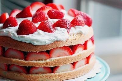 21克蛋糕上的草莓用真的草莓做的吗？